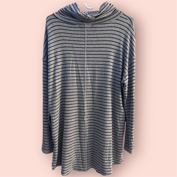 Liz Claiborne Long Sleeve Pullover Turtleneck Top - Picture 2 of 9